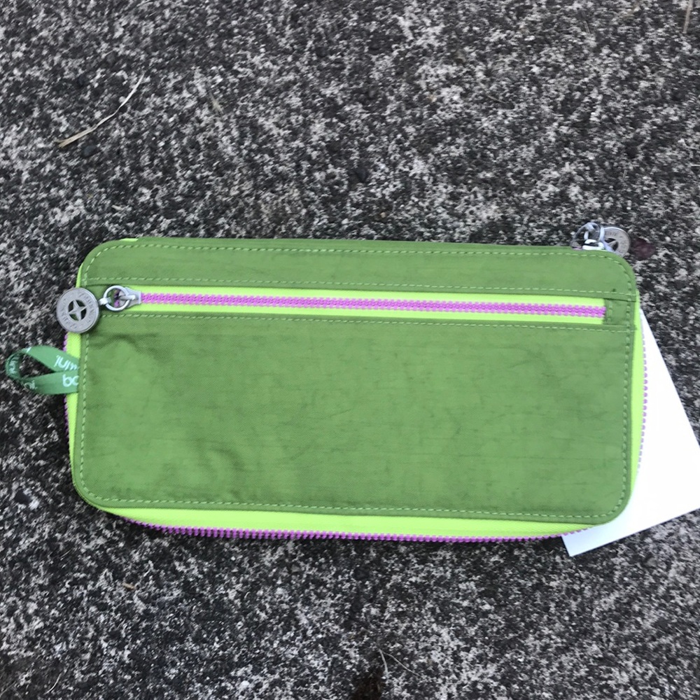 Baggallini RFID Travel Wallet NWT